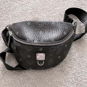 MCM Fursten medium belt bag. Black and Gray.
